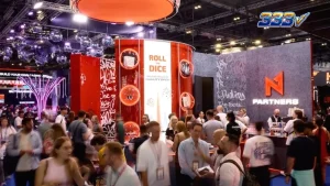 Suasana pameran industri iGaming dengan fokus pada desain artistik dan kolaborasi kreatif.
